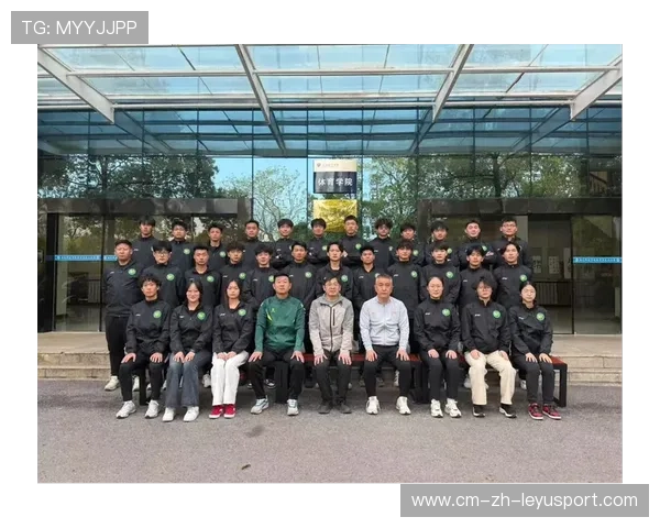 足球协会加强裁判员国际交流合作，中国足协裁判员管理办法